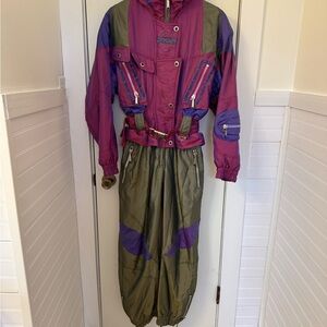 Vintage Spyder Women's Purple and Green Snow/Ski Suit